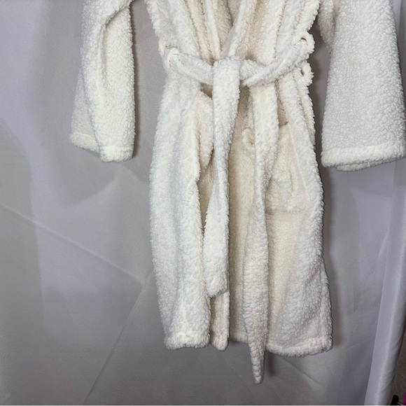 Pottery Barn Teddy Bear Robe Ivory Size M Cozy Fleece Robe - Picture 3 of 10